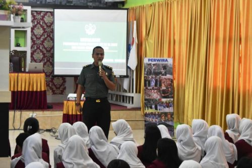 Lebih dari 100 Orang Pelajar SMA Negeri 1 Metro Terima Sosialisasi Penerimaan Prajurit TNI AD