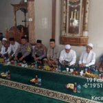 Kanit Binmas Bersama Kasium dan Bhabinkamtibmas Polsek Jawilan Hadiri Pengajian di Desa Cemplang