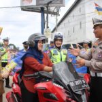 Hari Terakhir Ops Keselamatan, Polres Pringsewu Gelar Gebyar Keselamatan Lantas di Simpang Tugu Tani