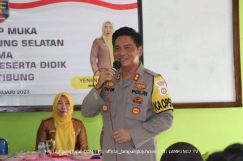 Kapolres Lampung Selatan AKBP Edwin Beri Motivasi Siswa SMA Negeri 1 Katibung