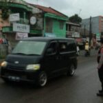 Personel Sat Samapta Polres Serang Melaksanakan Pengaturan Lalin di Ciruas-Cikande