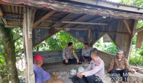 Kanit Binmas Polsek Muncang Silaturahmi ke Desa Tanjungwangi