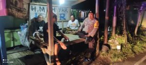 Melalui Sambang Pos Kamling, Bhabinkamtibmas Desa Puser Sampaikan Pesan Kamtibmas