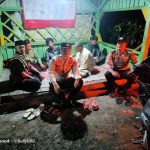 Ciptakan Suasana Aman, Personil Polsek Lebakgedong Dampingi Warga Ronda Siskamling