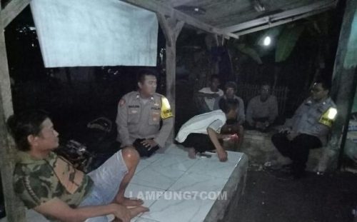 Polisi Caket Batujaya Ngawangkong di Desa Segaran