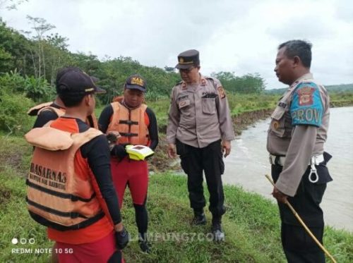 Kapolres Kuningan Terus Monitor Pencarian Orang Hilang di Sungai Cisanggarung