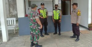 Pak Polisi Sambangi Mitra Keamanan PT KSB di Desa Telukjambe