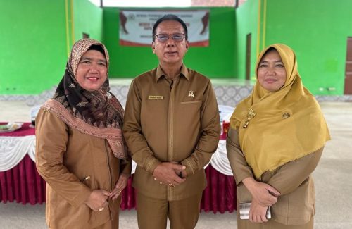 Ketua DPRD Lampung Kunjungi Guru Berprestasi di SMA Negeri 1 Seputih Raman