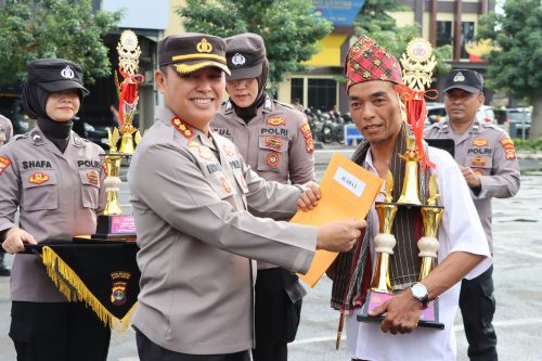 Hari Bhayangkara Ke-77, Satkamling RT 04 Labuhan Ratu Raya Raih Juara 1 Lomba Satkamling Tingkat Kota Balam