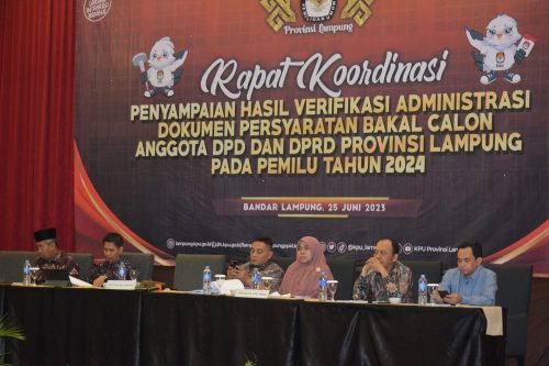 Kasi Intel Kasrem 043/ Gatam Hadiri Rakor Penyampaian hasil Verifikasi Administrasi Dokumen Persyaratan Bacaleg Provinsi Lampung