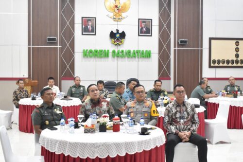 Danrem Bersama Forkopimda Provinsi Lampung Menyaksikan Secara Live Pemberian Apresiasi KASAD AWARD Kepada Media Tahun 2023