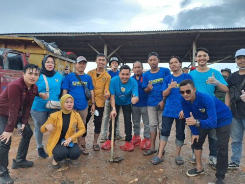 Peduli Lingkungan, KNPI Bandar Lampung Ikut Berpartisipasi Dalam Aksi Bersih-bersih di Pantai Sukaraja
