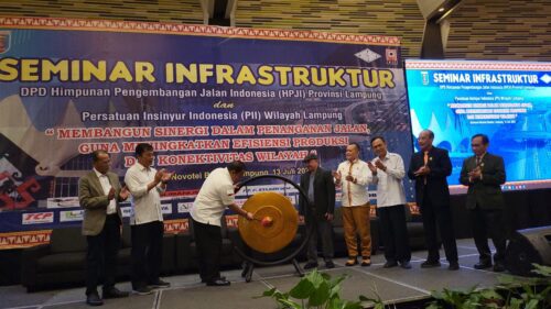Ike Edwin Dampingi Gubernur Lampung Buka Seminar Infrastruktur di Ballroom Hotel Novotel