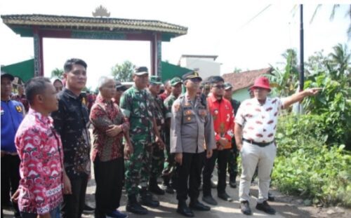 Nanang Akan Bangun Jalan Masuk Menuju Desa Kertosari Kecamatan Tanjung Sari