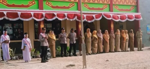 Berikan Wawasan Kebangsaan dan Bela Negara, Sat Binmas Polresta Bandar Lampung Sambangi SMPN 44