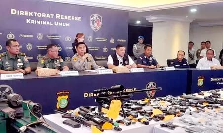 Tangkap 10 Tersangka BB 70 Pucuk Senjata Api Polda Metro Jaya Terus Kembangkan Mengarah Luar Jawa