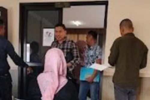 Nikah Siri dengan Biduan, Caleg DPRD Lampung Selatan Digugat Cerai Istri Sah