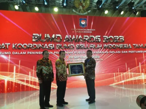 Pemkot Bandar Lampung Hadir dalam Acara Penghargaan BUMD Awards dan Rakor BUMD 2023