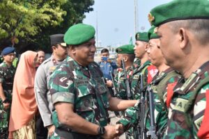 Kasdam II/Sriwijaya Sambut Prajurit Yonif 143/TWEJ Yang Pulang Tugas Satgas Ops Pamtas RI-PNG Sektor Utara