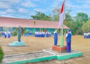 Siapkan Generasi Cinta Tanah Air, Babinsa Bahuga Jadi Irup Upacara