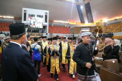 Unila Kukuhkan Tujuh Guru Besar Baru