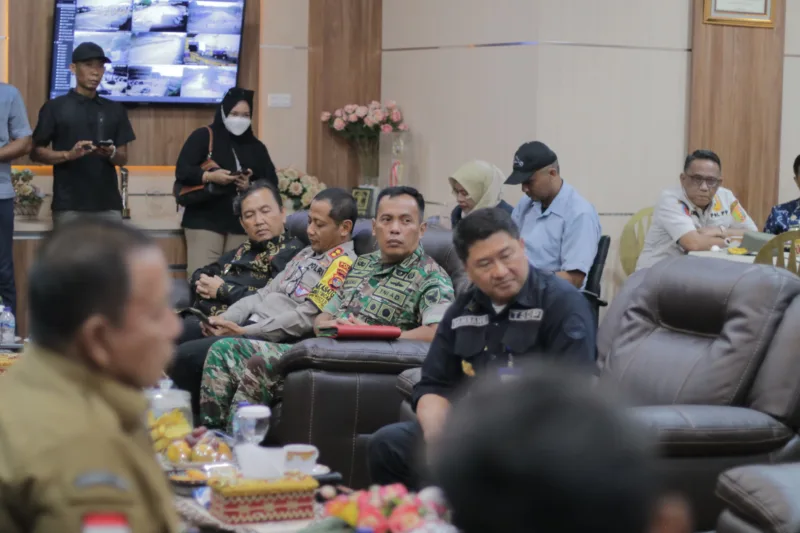Bersama Gubernur Lampung, Kasrem 043/Gatam Ikuti Rapat Monitoring dan Pemantauan Kesiapan Arus Balik Angkutan Nataru 2024