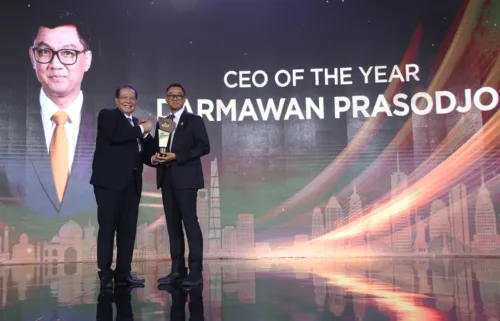 Konsisten dalam Melakukan Transformasi, Darmawan Prasodjo Kembali Dinobatkan Jadi CEO Of The Year