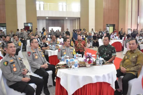 Bersama Forkopimda Provinsi Lampung, Kasrem 043/Gatam Hadiri Kegiatan Bakti Sosial dan Bakti Kesehatan Polri Presisi untuk Negeri