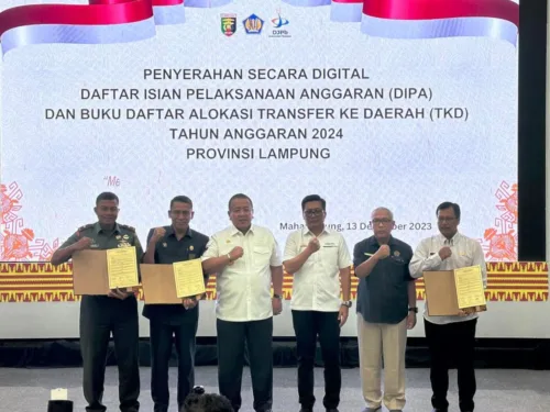 Danrem 043/Gatam Hadiri Penyerahan Secara Digital DIPA dan Buku Daftar Alokasi TKD TA. 2024 Provinsi Lampung