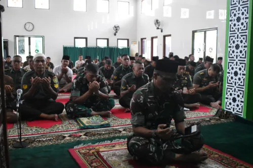 Jelang Hari Juang TNI AD Ke-78, Prajurit dan PNS Korem 043/Gatam Gelar Doa Bersama