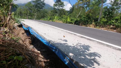 LSM Gasak Menilai Kerusakan Pada Ruas Jalan Pagar Dewa-Lombok Dikerjakan Asal-Asalan