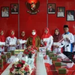 Walikota Bandar Lampung Menyerahkan Secara Simbolis Dana Hibah kepada LKS dan LKSA