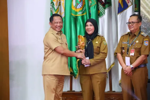 Walikota Bandar Lampung Menerima Penghargaan IGA dari Kemendagri RI di Jakarta
