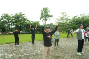 PJ Bupati Tanggamus Ir. Mulyadi Irsan Senam Bersama dalam Rangka Hari Kesehatan Nasional