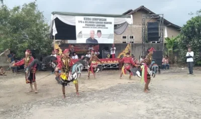 TPD dan Relawan Ganjar-Mahfud Gelar Seni Budaya Kuda Lumpingan di Kecamatan Jati Agung