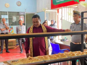 Kunjungan Kerja, Stafsus Menkumham Apresiasi Pengelolaan Makanan di Lapas Narkotika Lampung