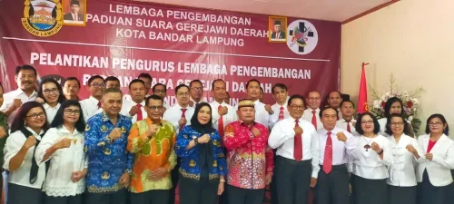 Walikota Eva Dwiana Menghadiri dan Lantik Pengurus LPPD Kota Bandar Lampung 