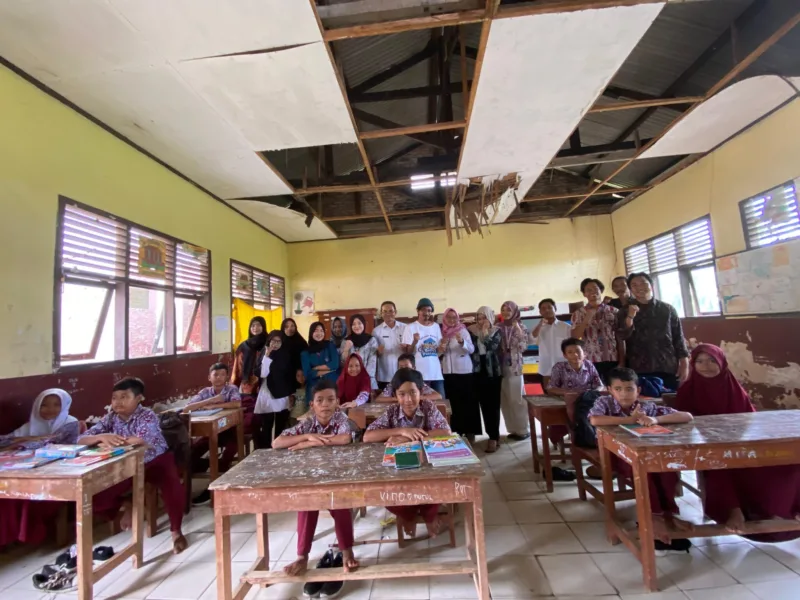 Mahasiswa KKN Adakan Literasi Berkolaborasi dengan Busa Pustaka di SDN Cugung Lamsel