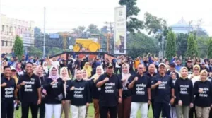 Gubernur Lampung Mengikuti Kegiatan Senam Kesegaran Jasmani Sekaligus Meresmikan Masjid Al-Musawa di Dinas BMBK Provinsi Lampung