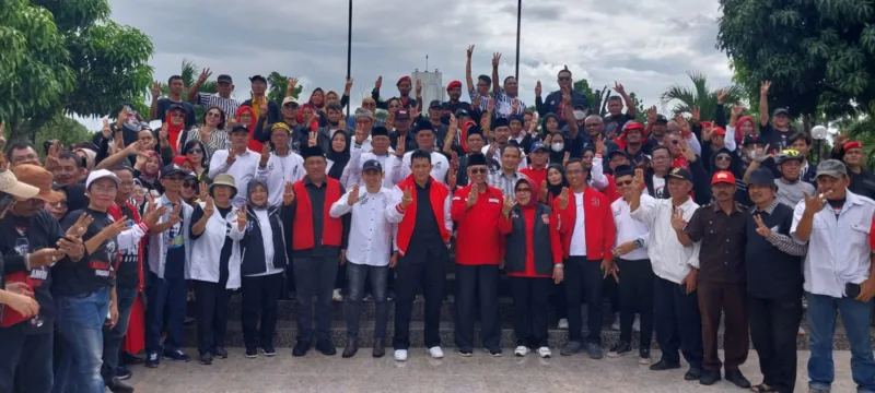 Hari Terakhir Kampanye TPD dan Relawan Ganjar-Mahfud Lampung Ziarah Pahlawan Nasional