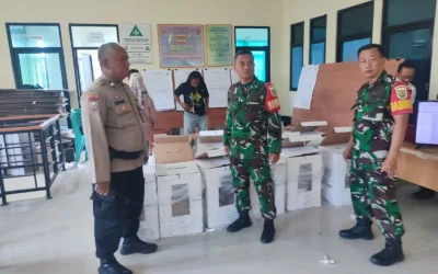 Pastikan Aman, TNI-Polri Pantau Rekapitulasi Penghitungan Suara Hasil Pemilu 2024 di Tingkat Kecamatan
