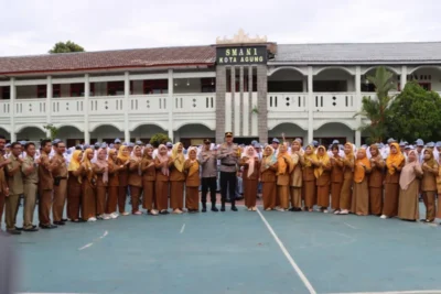 Kapolres Tanggamus Jadi Inspektur Upacara di SMAN 1 Kota Agung, Ini Pesannya