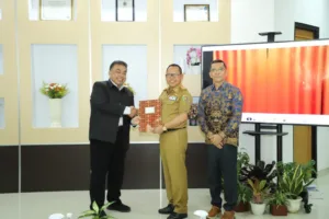 Pemprov Lampung Hibahkan Meja Laboratorium Berstandar Internasional ke Universitas Lampung