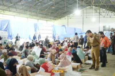 Tinjau Logistik Pemilu, Bupati Dendi Minta Peningkatan Pengamanan Gudang Logistik