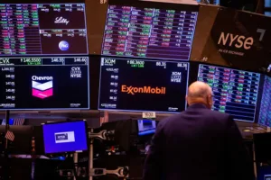 Wall Street Melonjak Usai Jerome Powell Beri Sinyal Pangkas Suku Bunga