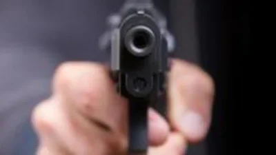 Aksi Koboi di Mampang, Pemobil Todongkan Pistol karena Tak Terima Disalip