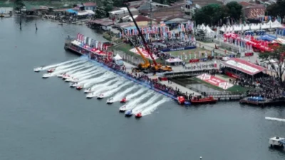 Andal Tanpa Kedip, F1 Powerboat 2024 Danau Toba Sukses Pakai Listrik Hijau PLN