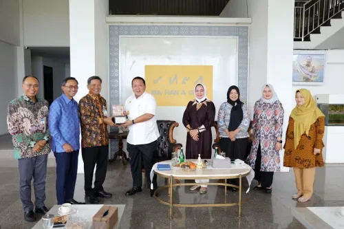 Gubernur Arinal Terima Kunjungan Silaturahmi Kepala Perwakilan BI Lampung Junanto Herdiawan di Mahan Agung