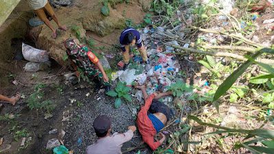 Seorang Pria Tua Ditemukan Meninggal Dunia di Kolong Jembatan Pasar Liwa