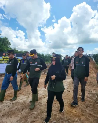 Ketua DPRD Mesuji Menghadiri TMMD di Desa Sungai Badak